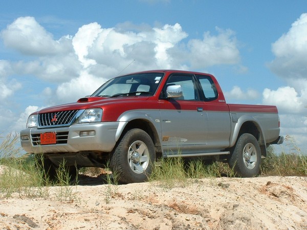 MITSUBISHI L 200 Strada Mega Cab  ขุมพลัง VG Turbo GLS 4 WD กับราคาที่น่าคบ