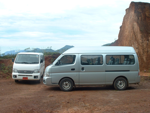 NISSAN URVAN หลังคาสูง เครื่องยนต์ ZD30 ราคายังน่าคบ