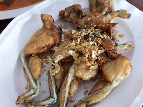 ร้านกบทอด กาญจนบุรี อร่อย กับเมนูที่เป็น “จุดขาย”