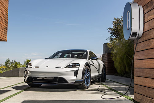 The new Porsche Taycan พลังแห่งการขับเคลื่อนด้วยไฟฟ้าอย่างแท้จริง