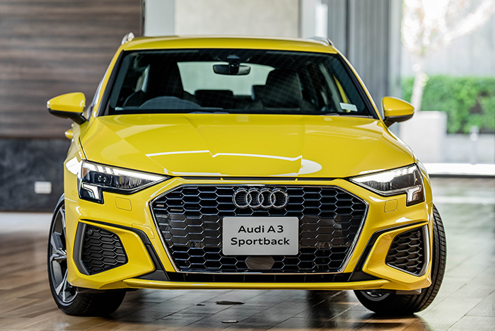 อาวดี้ ประเทศไทย แรงไม่หยุดส่งท้ายปี เปิดตัว The All-New A3 Sportback 35 TFSI S line  โฉมใหม่นำเข้าทั้งคัน   เพิ่มทางเลือกให้ลูกค้า ในกลุ่มรถหรูที่ราคาต่ำกว่า 3 ล้านบาท เปิดจองแล้ววันนี้