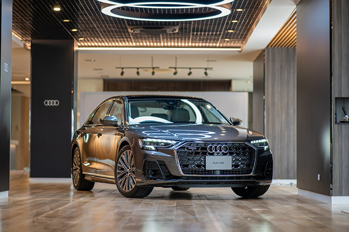 อาวดี้ ประเทศไทย เปิดตัวแฟลกชิปแห่งปี The New Audi A8 L  พรีเมียมซีดานสุดยอดยนตรกรรมหรู อัตลักษณ์แห่งความเป็นผู้นำ  ที่สุดแห่งเทคโนโลยีเครื่องยนต์สันดาป Mild Hybrid แห่งอนาคต