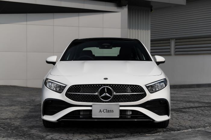 เมอร์เซเดส-เบนซ์ ปรับโฉมซีดานหรูไซส์คอมแพกต์ เปิดตัว The new A-Class โมเดลปี 2023 วางจำหน่ายในรุ่น A 200 AMG Dynamic กับยนตรกรรมที่มอบประสบการณ์การขับขี่ที่เหนือระดับในทุก ๆ วัน