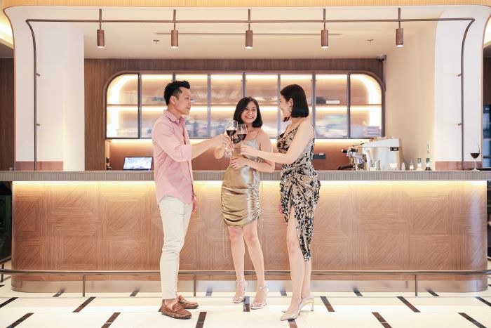 พบกับโปรโมชั่น “ไวน์ดาวน์ แอนด์ ดิสคัฟเวอร์” ที่ ทเวนตี้ แอน วัน กับไวน์ออร์แกนิค 3 ชนิด  พร้อมเมนูทาปาส ในราคาเพียง 799++ บาท