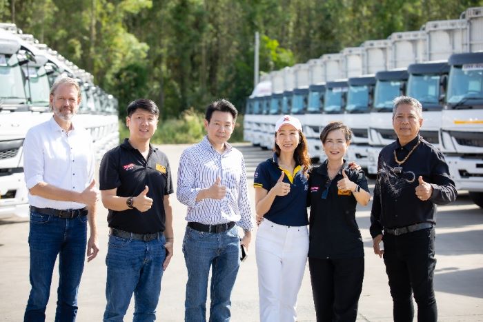 ดีซีวีทีร่วมพันธมิตร ส่งมอบรถบรรทุก FUSO ล็อตใหญ่ 155 คัน  เสริมทัพการขนส่งให้ “ทรัคส์ โลจิสติกส์ 60”