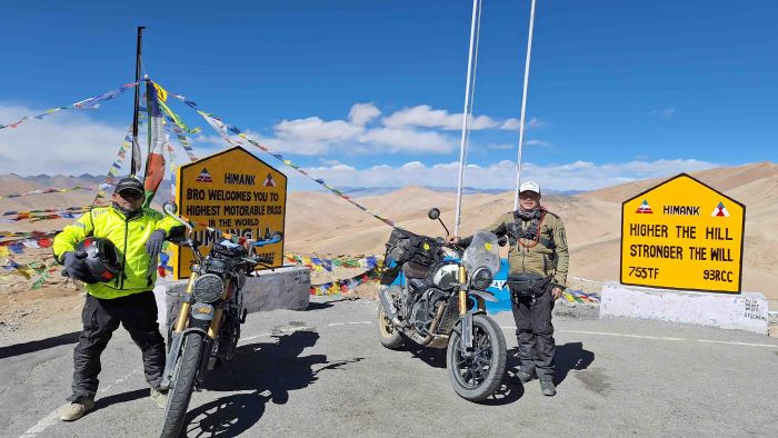 ออกผจญภัยท่องเที่ยวไร้ขีดจำกัดไปกับ ไทรอัมพ์ Scrambler 400 X  พร้อมลุยทุกสภาพถนน ณ เลห์ ลาดักห์ ดินแดนแห่งเทือกเขาหิมาลัย