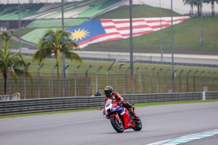 ฮอนด้าบิ๊กไบค์ พาสายสปอร์ตสัมผัสความเร้าใจส่งท้ายปี ในกิจกรรม ‘CBR INTERNATIONAL 2024’ ณ สนามเซปังฯ ประเทศมาเลเซีย