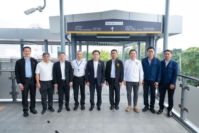 “รมช.คมนาคม” เปิดทางเดินเชื่อม (Skywalk) รถไฟฟ้ามหานคร สายนัคราพิพัฒน์ (สายสีเหลือง) – ศูนย์การค้าซีคอนสแควร์ อย่างเป็นทางการ