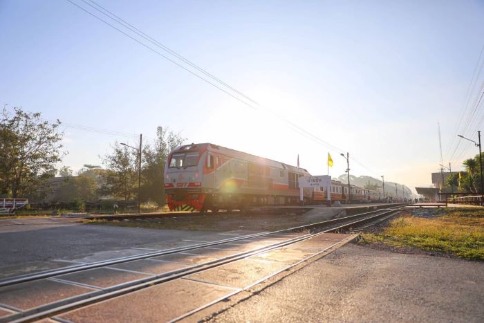 “วีริศ” ผู้ว่าการรถไฟฯ เร่งแก้ปัญหาอุบัติเหตุ “ทางลักผ่าน” ลดบาดเจ็บ-สูญเสีย สั่งปิดแล้ว 107 แห่ง เผยมติอนุกรรมการระดับจังหวัด - อำเภอ ให้ปิดเพิ่มอีก 63 แห่ง วอนประชาชนใช้รถใช้ถนนอย่างระมัดระวัง พร้อมปฏิบัติตามกฎหมายอย่างเคร่งครัด