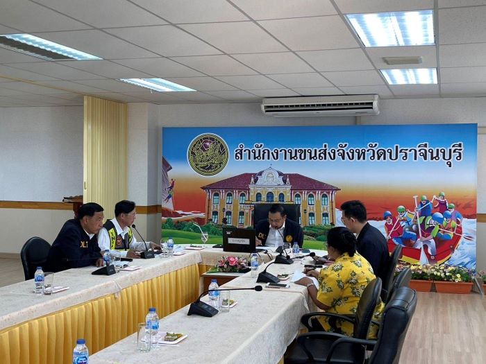 กรมการขนส่งทางบกลงพื้นที่ จ.ปราจีนบุรี ตรวจสอบข้อเท็จจริงกรณีรถบัสโดยสารพลิกคว่ำ  พบผู้ขับรถใช้ความเร็วไม่เหมาะสมกับเส้นทางลงเขาที่เป็นทางโค้งต่อเนื่อง