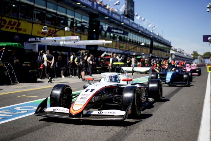 ประเดิมศึกความเร็วระดับโลก FIA Formula 3 “เติ้น-ทัศนพล” ทำความเร็วทะลุ Top 5!!!