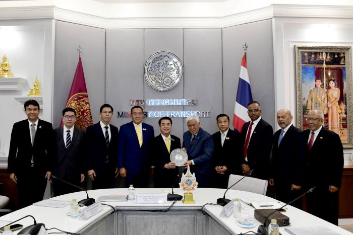 "สุริยะ" หารือผู้บริหาร DMIA มาเลเซีย สนใจร่วมลงทุนรถไฟทางคู่ ชุมพร - ปาดังเบซาร์ เชื่อมไทย - มาเลเซียไร้รอยต่อผลักดันเศรษฐกิจเติบโตอย่างยั่งยืน