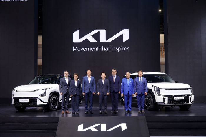 เกีย เซลส์ (ประเทศไทย) มอบข้อเสนอสุดเซอร์ไพรส์งาน Motor Show 2025  ดอกเบี้ย 0% 6 ปี สำหรับลูกค้า The Kia EV5 และดอกเบี้ย 0% 5 ปี สำหรับ The Kia Carnival  จองและรับข้อเสนอพิเศษได้แล้ว ถึงวันที่ 30 เมษายน 2568