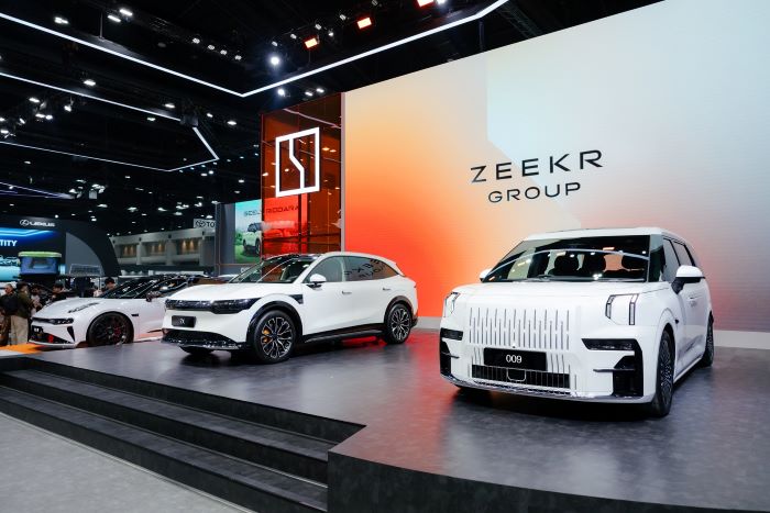 ซีกเกอร์ ซี โมบิลิตี้ พลัส ชวนสัมผัสประสบการณ์สุดล้ำเหนือระดับ ZEEKR 009 รุ่น 6 ที่นั่ง และ 7 ที่นั่ง พร้อมด้วย ZEEKR X เอสยูวีหรู จองรถภายในงานมอเตอร์โชว์ รับข้อเสนอสุดคุ้ม!