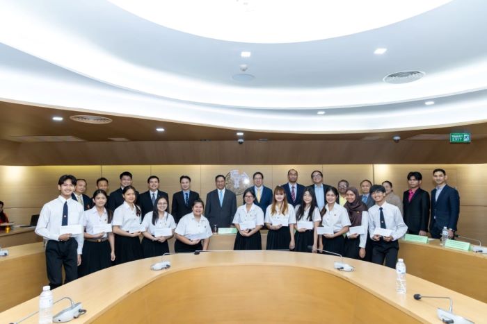 โตโยต้ามอบโอกาสทางการศึกษาภายใต้ โครงการ “TOYOTA GIVING ขับเคลื่อนไทยให้ยั่งยืน” สนับสนุนทุนการศึกษาแก่นักศึกษามหาวิทยาลัยธรรมศาสตร์ ประจำปีการศึกษา 2567